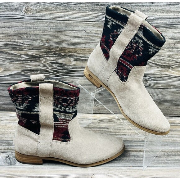 Toms Laurel Boots Womens Size 10 Tribal Desert Print Beige Suede Bootie Slip On - Picture 1 of 13
